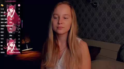 Snapshot of nicolavanderbie chatting on 09.18.25 Nicoletta online show from 09.18.25