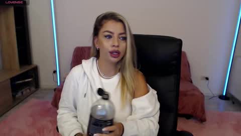 Nico online show from 10.04.25