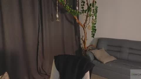 Nicole online show from 06.12.26