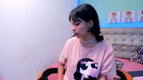 Snapshot of nicole_evan chatting on 12.20.24 Nicol online show from 12.20.24