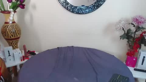 Nicole Santana online show from 06.11.26