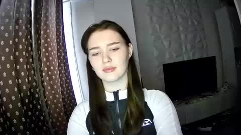 nicole_todd online show from 12.09.24