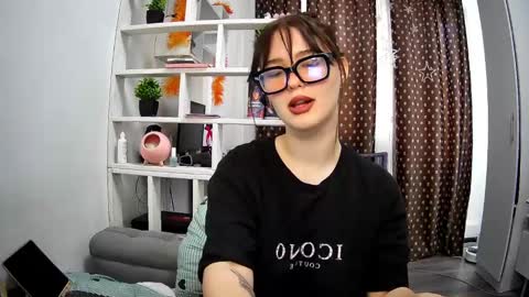 nicole_todd online show from 01.02.25