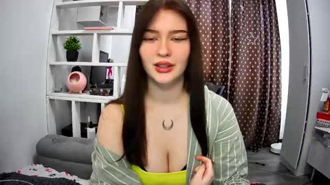 nicole_todd online show from 01.06.25