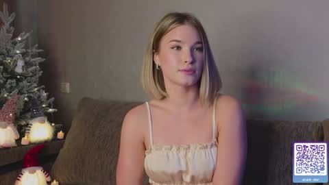 Snapshot of nicole_w00 chatting on 12.09.24 Nicole online show from 12.09.24