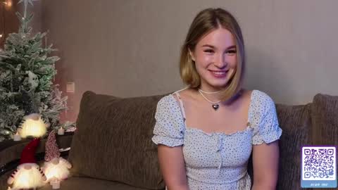 Snapshot of nicole_w00 chatting on 12.13.24 Nicole online show from 12.13.24