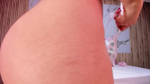 Snapshot of nicolee19_ chatting on 03.20.26 nicolee19_ online show from 03.20.26