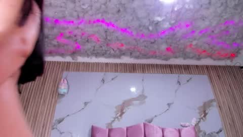 Snapshot of nicolee19_ chatting on 04.14.26 nicolee19_ online show from 04.14.26