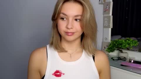 Nicole online show from 12.05.25