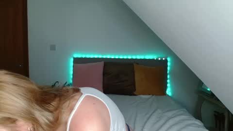 Snapshot of nicolelinharts chatting on 12.21.24   Birthday  online show from 12.21.24