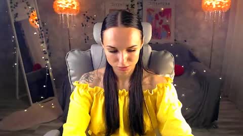 Nicole online show from 06.04.26
