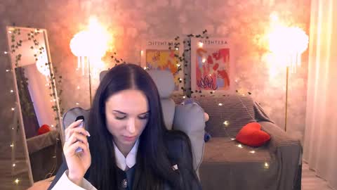 Nicole online show from 06.05.26