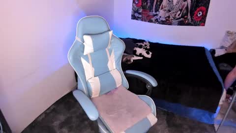 Snapshot of nicolepeachx chatting on 02.25.25 Nicol independent model online show from 02.25.25