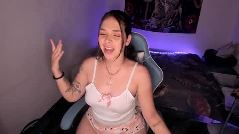 Snapshot of nicolepeachx chatting on 03.04.25 Nicol independent model online show from 03.04.25