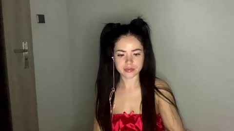 Nicole online show from 05.04.26