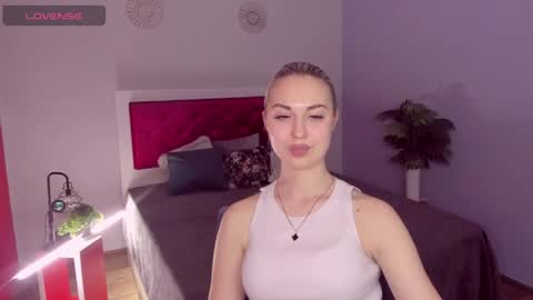 NicoleStunning online show from 05.14.26