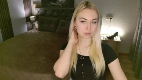 NicoleStunning online show from 05.15.26