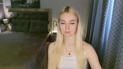 NicoleStunning online show from 05.16.26