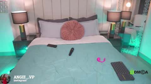 nicoleth18 online show from 03.12.26