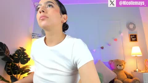 Nicolle Mays online show from 02.22.25