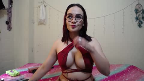 Snapshot of nicolle_sky chatting on 02.21.25 nicolle_sky online show from 02.21.25