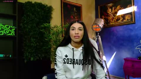 Snapshot of nicollepalmer chatting on 04.22.26 Nicolle online show from 04.22.26