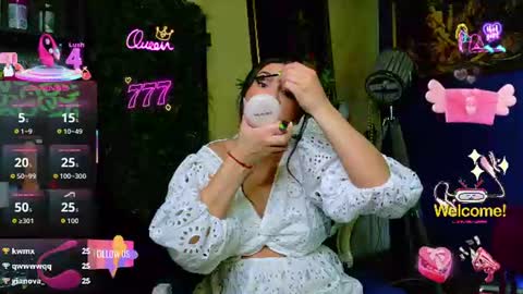 Nicolle online show from 07.05.26