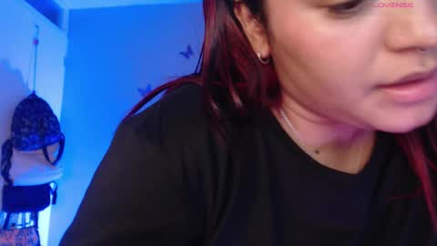 Nicolle Miley online show from 04.12.26