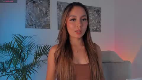 Snapshot of nicollewest_ chatting on 06.12.26 Nicollewest online show from 06.12.26