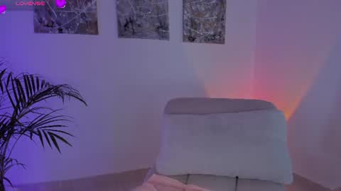 Snapshot of nicollewest_ chatting on 06.14.26 Nicollewest online show from 06.14.26