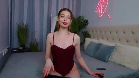 Snapshot of nicolros chatting on 05.19.26 NicolRos online show from 05.19.26