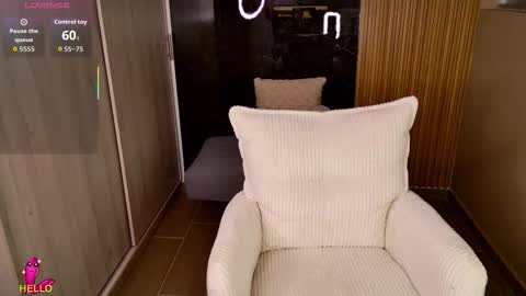 Snapshot of nicolross_ chatting on 03.21.26 NicolRoss online show from 03.21.26