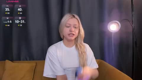 Hannah help me get 50 thumbs up online show from 07.28.26