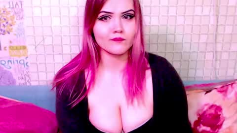 Snapshot of night_shine chatting on 03.01.25 night_shine online show from 03.01.25