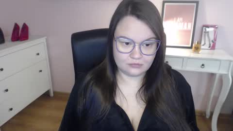 Holly online show from 02.10.26