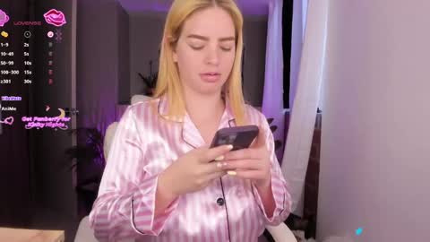 Snapshot of niicoleta2 chatting on 04.22.26 Niicoleta online show from 04.22.26