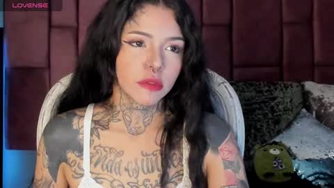 Snapshot of niinaink chatting on 01.11.25 NINAINK online show from 01.11.25