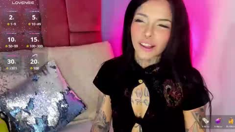 Snapshot of niinaink chatting on 02.18.25 NINAINK online show from 02.18.25