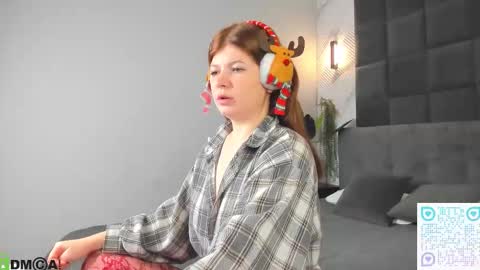 Snapshot of nika_jonsons chatting on 12.22.25 Nika online show from 12.22.25