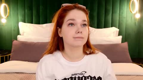 Snapshot of nikaflowers chatting on 03.05.26 Nika online show from 03.05.26