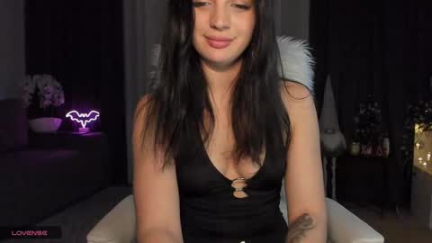 Snapshot of nikamioo chatting on 01.06.25 Nika online show from 01.06.25