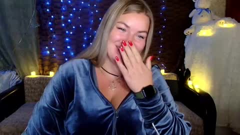 Snapshot of nikaskylink chatting on 09.12.25 Nika online show from 09.12.25