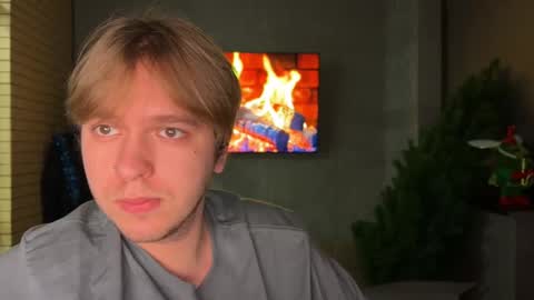 Snapshot of nikceline chatting on 12.22.25 Celine online show from 12.22.25