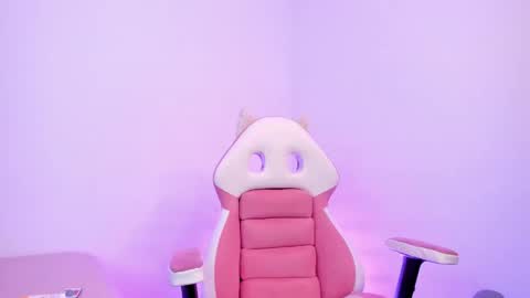 Snapshot of nikii_28 chatting on 02.05.25 Nikii  online show from 02.05.25