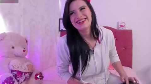 Snapshot of nikii_28 chatting on 09.12.25 Nikii  online show from 09.12.25