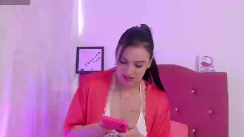 Snapshot of nikii_28 chatting on 09.18.25 Nikii  online show from 09.18.25