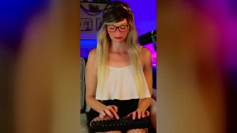 Kitty Chatte online show from 05.30.26