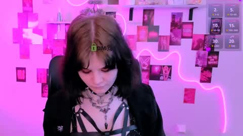 nikki_kiss_ online show from 04.25.26