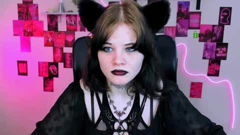 nikki_kiss_ online show from 05.21.26