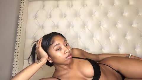 NikkiB online show from 03.05.25